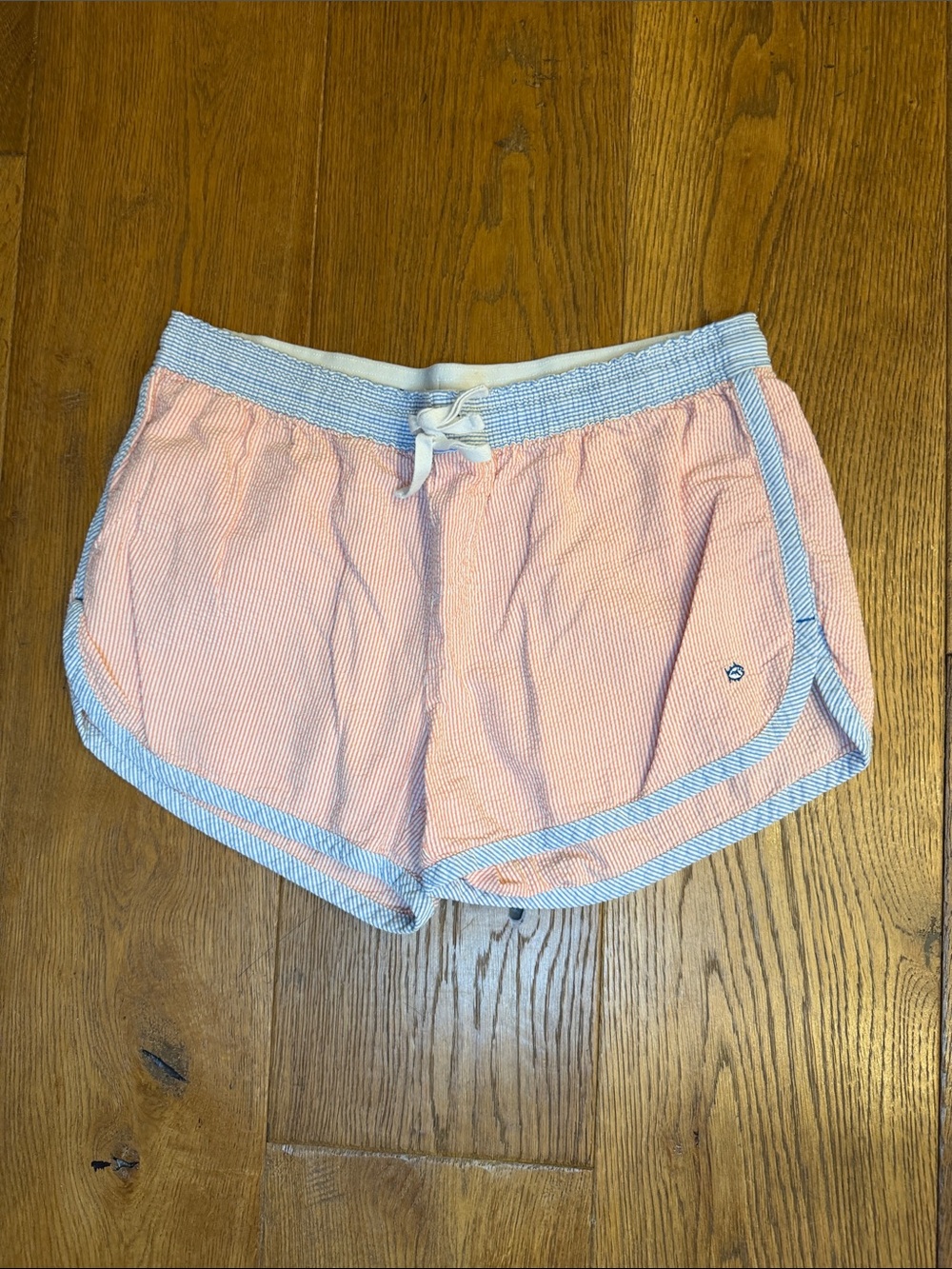 Southern Tide Peach Seersucker Athletic Shorts with Light Blue Trim